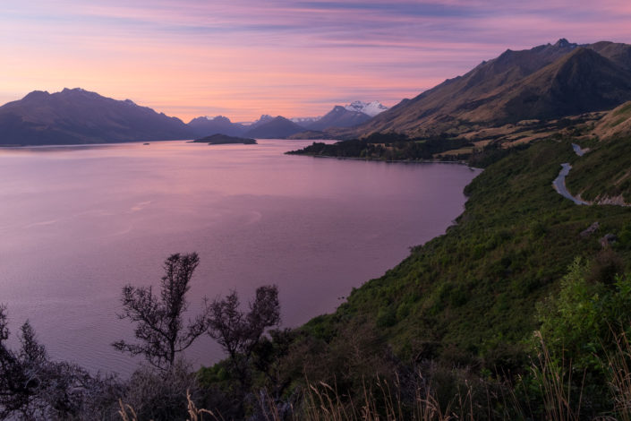 Lake Wakatipu zum Sonnenuntergang Lake Wakatipu zum Sonnenuntergang